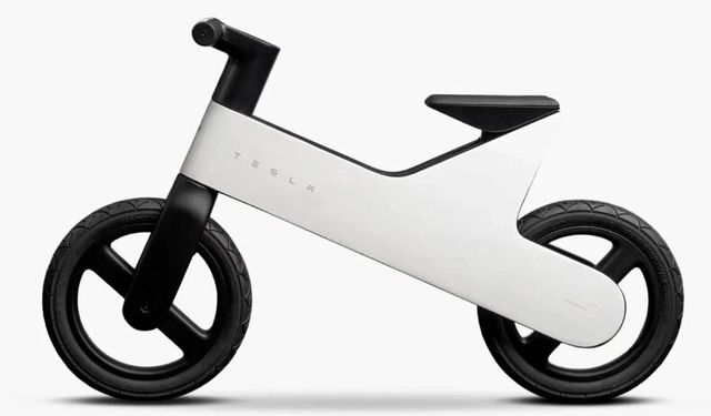 Pedalsız, motorsuz sadece Tesla!