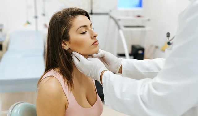 Strese bağlayıp geçmeyin!  Haşimato’nun habercisi olabilir
