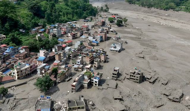 Nepal’de sel felaketinde bilanço ağırlaşıyor! Can kaybı 579’a yükseldi