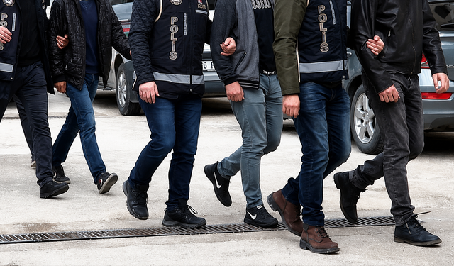 Vize randevularını botla kilitleyen şebekede 37 tutuklama