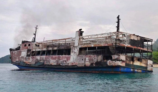 Filipinler’de feribotta yangın faciası: 5 ölü, 86 kişi kayıp