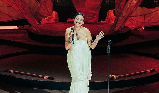 Melike Şahin'den doğuma sayılı günler kala yeni pozlar