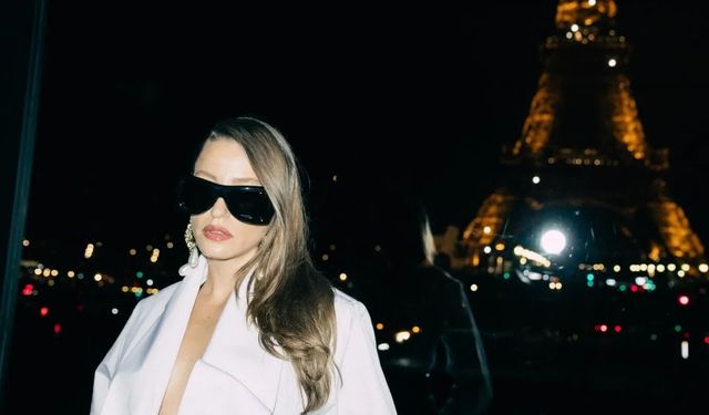 Serenay Sarıkaya podyuma çıkıyor