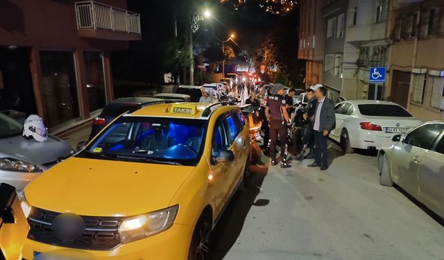 Bursa’da taksiden silah sesleri ihbarı polisi alarma geçirdi: 2 kurusıkı tabanca çıktı