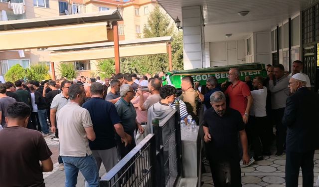 Bursa’da tır faciasında hayatını kaybeden iki genç toprağa verildi