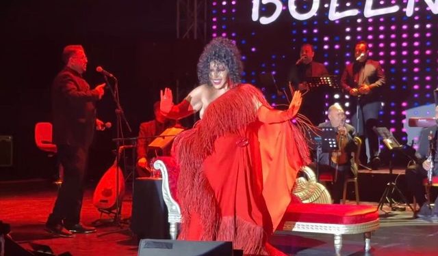 Diva memleketi Bursa’da alkışlarla karşılandı