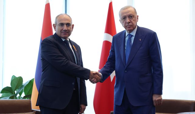 Cumhurbaşkanı Erdoğan, Paşinyan’ı Türkevi’nde kabul etti