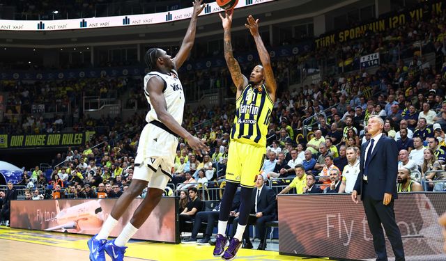 Fenerbahçe EuroLeague’e galibiyetle başladı: Virtus Bologna’yı devirdi
