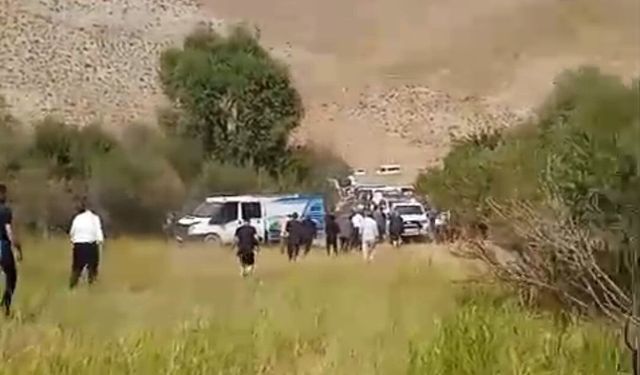 At üstünde dereyi geçmeye çalışırken akıntıya kapılan çoban hayatını kaybetti