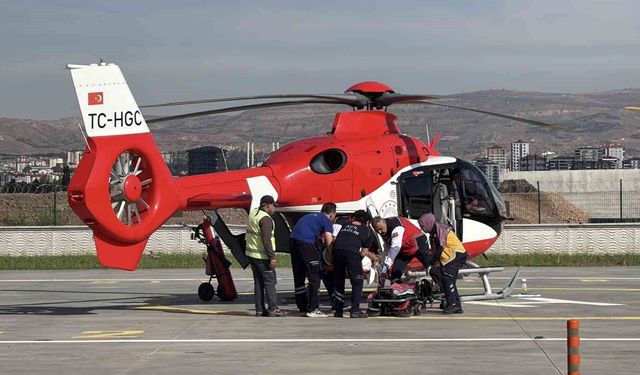 Ayını saldırısına uğrayan vatandaş için ambulans helikopter havalandı