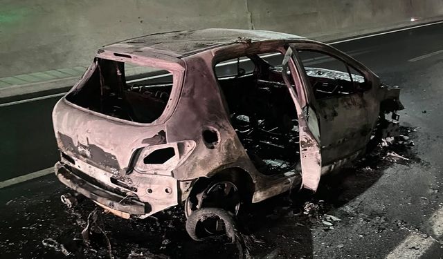 Ayvacık'taki Troya tünelinde otomobil yangını