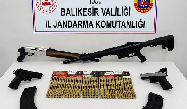 Bandırma ve Ayvalık'ta silah ticareti operasyonu: 10 şüpheli yakalandı