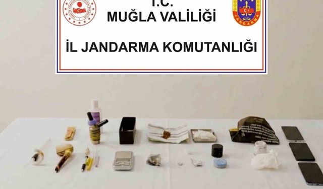 Bodrum'da 1'i eski avukat, 3 kişi tutuklandı
