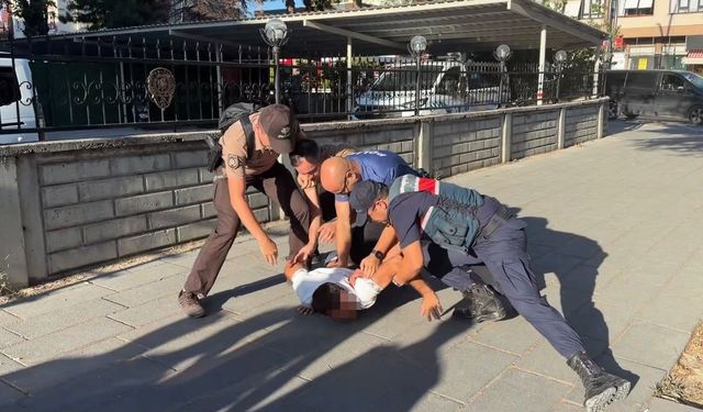 Bolu'da inşaatta başlayan kavga polis merkezi önünde devam etti