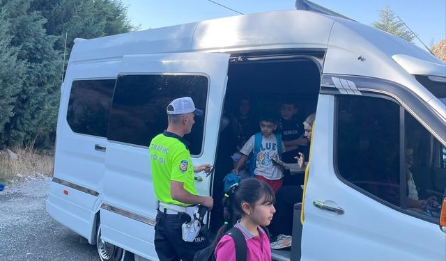 Çemişgezek'te eğitim yılının ilk gününde öğrenci servislerine sıkı denetim