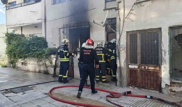 Çorum'da apartman dairesinde çıkan yangın korkuttu