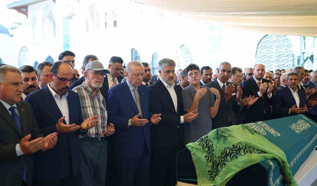 Cumhurbaşkanı Erdoğan, AK Parti Milletvekili Önen'in kızının cenazesine katıldı