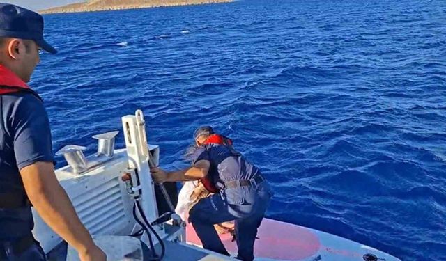 Datça'da denizde sürüklenin iki kişi kurtarıldı