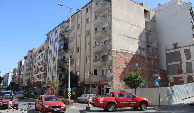 Efeler'de doğal gaz kaçağı paniği, 6 katlı bina tahliye edildi