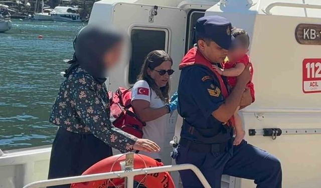 Gezi teknesinde yaralanan bebek için Sahil Güvenlikten tıbbi tahliyesi yapıldı