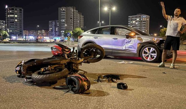 Kayseri'de otomobille çarpışan motosikletin sürücüsü yaralandı