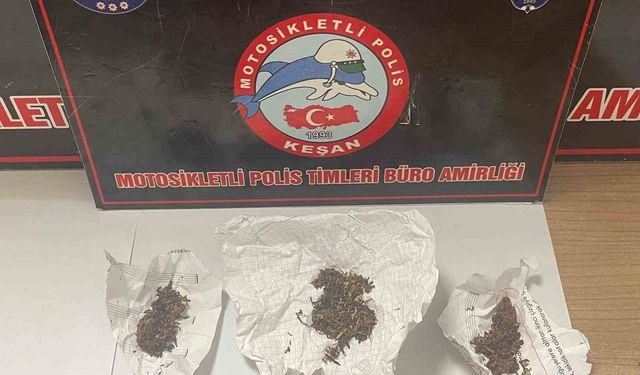 Keşan'da polisin durdurduğu 2 şüphelide uyuşturucu ele geçirildi
