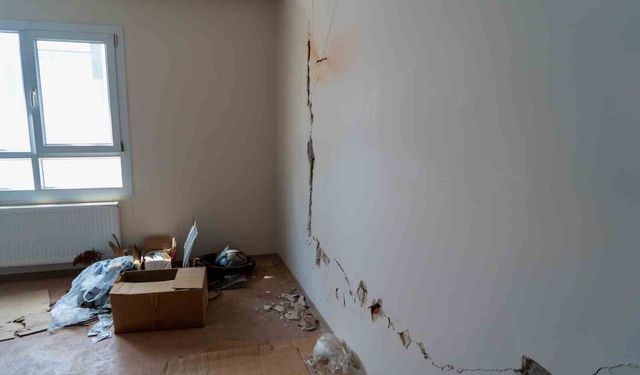 Manisa'da korkutan apartman
