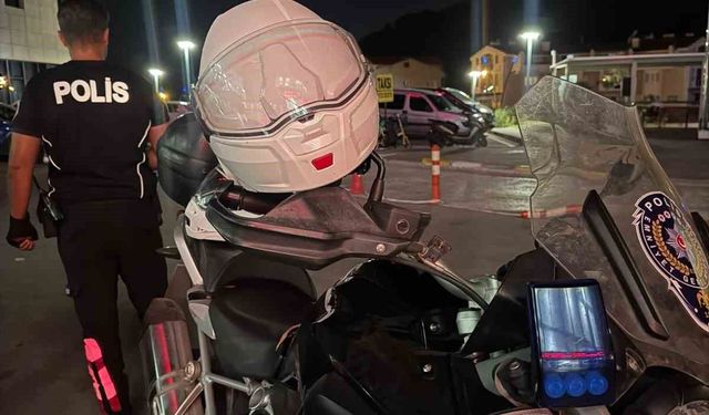 Marmaris'te 'dur' ihtarına uymayan 15 yaşındaki sürücü polise çarptı