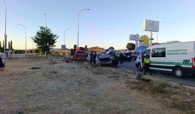 Orman yangınından dönen arazöz otomobille çarpıştı: 1 ölü, 4 yaralı