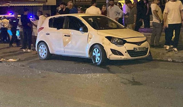 Otomobil motosikletle çarpıştı: 3 yaralı