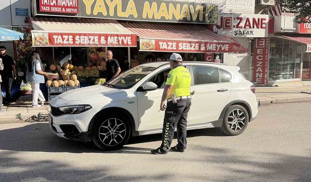Polislerin gözü önünde ters yöne girdi, 10 bin lira ceza yedi