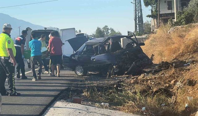 Seydikemer'de otomobil yoldan çıktı: 2 ölü