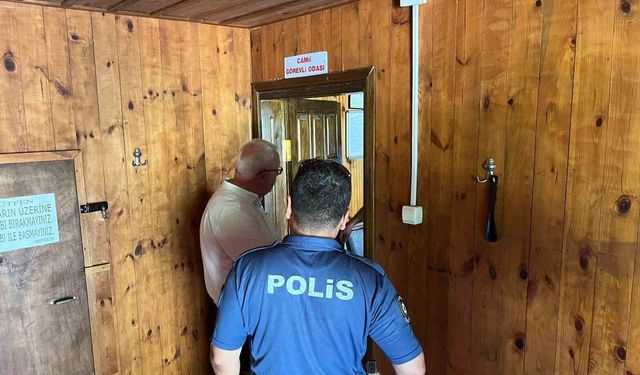Sinop'ta tarihi camide şüpheli olay: Elektrik hattı kesildi, imam odasının kapısı zorlandı