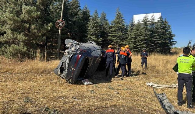Tarlaya devrilen otomobil sürücüsü hayatını kaybetti