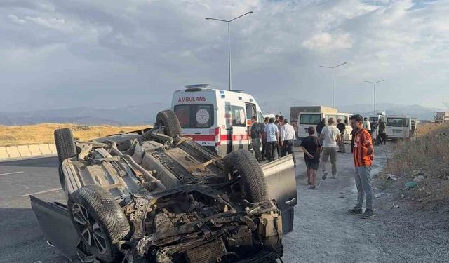 Tatvan'da zincirleme trafik kazası: 1 yaralı
