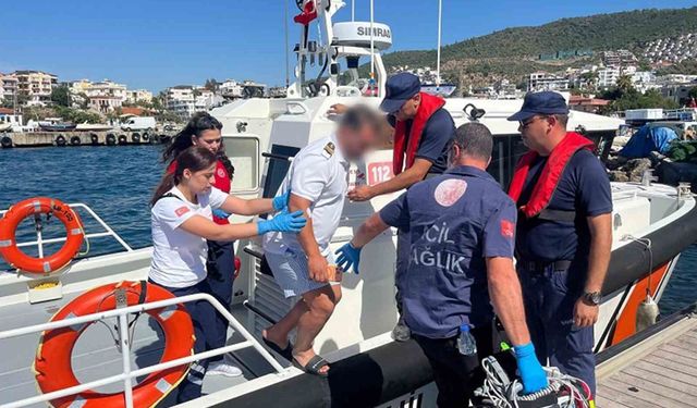 Ticari yatta rahatsızlan vatandaşı Sahil Güvenlik tahliye gerçekleştirdi