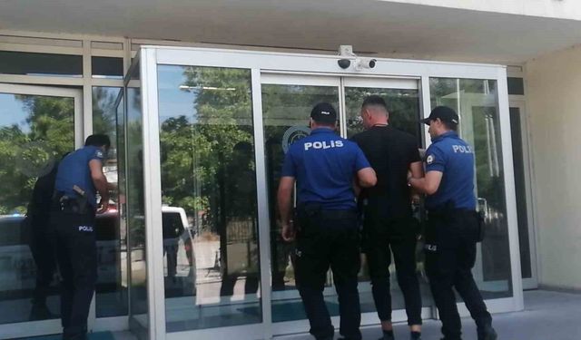 Trafik denetiminde 14 yıl 49 ay hapis cezasıyla aranan hükümlü yakalandı