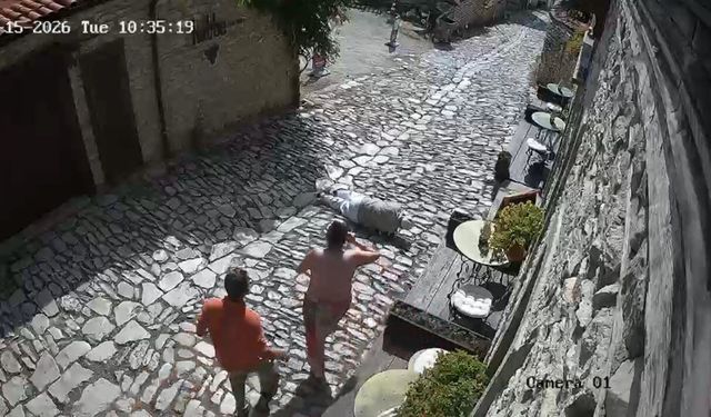 Yaşlı adamın Arnavut kaldırımlı sokakta yaşadığı talihsiz anlar kamerada