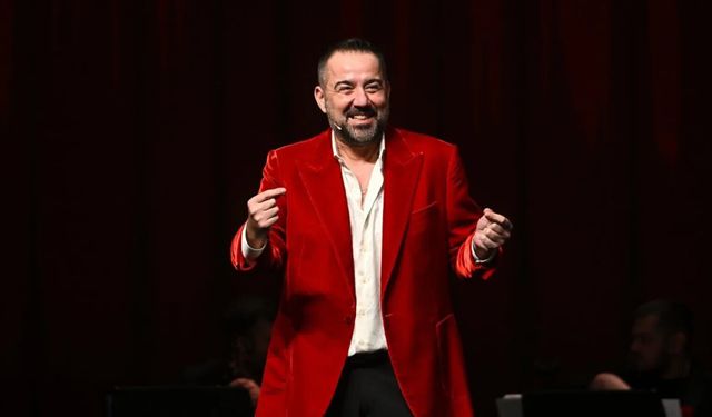 Ata Demirer aşka geldi: Urla’dan romantik kareler