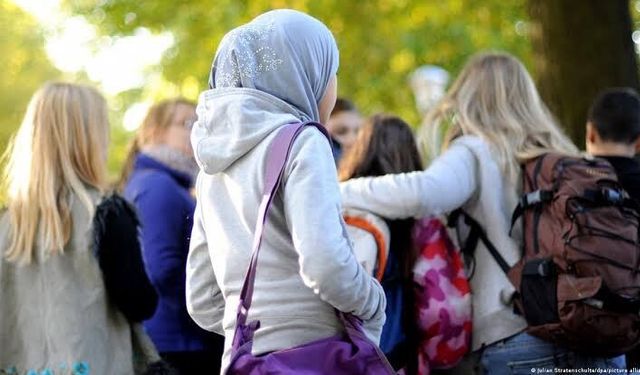 Avusturya’da başörtüsü yasağı başladı