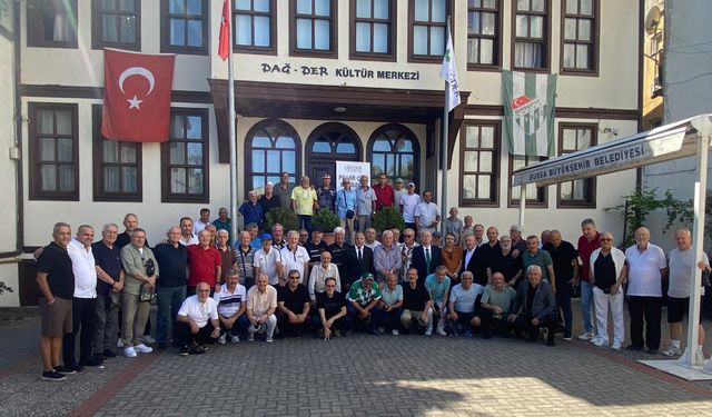 Bursaspor’un eski kramponları farkındalık ve misyon için bir araya geldi