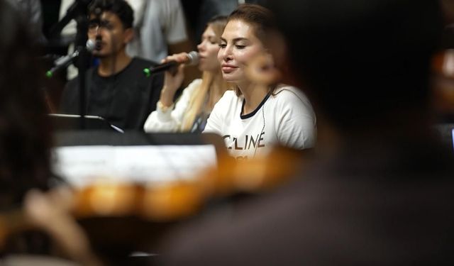 Ebru Yaşar'ın Arena sahnesine geri sayım!