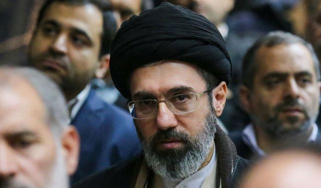 Mücteba Hamaney’in cenaze törenine gizlice katıldığı ortaya çıktı