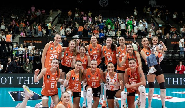 Eczacıbaşı sezona hızlı başladı: Aras Kargo’ya set vermedi