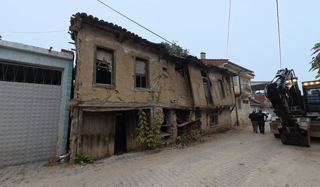 Yenişehir'de metruk binalara geçit yok