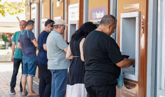 ATM’den para çekmek isteyenlere kötü haber! Vatandaş başka cihaz arıyor