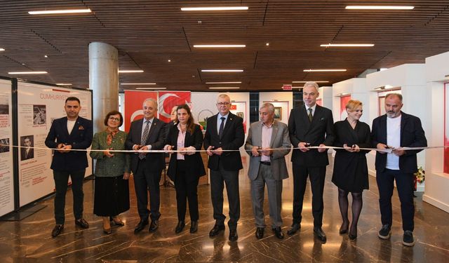 Cumhuriyet’in hafızası Bursa’da sergiye açıldı