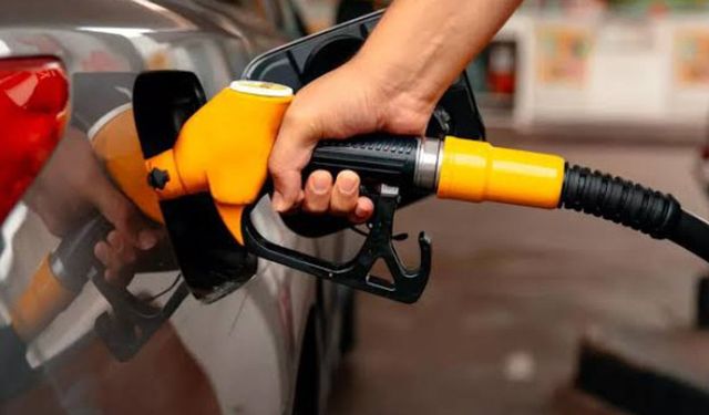 Benzine ve motorine bu gece büyük zam gelecek