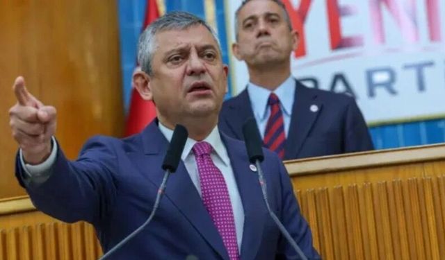 Özgür Özel’den AK Parti’nin İzmir paylaşımına sert tepki: “Merakı manidar”