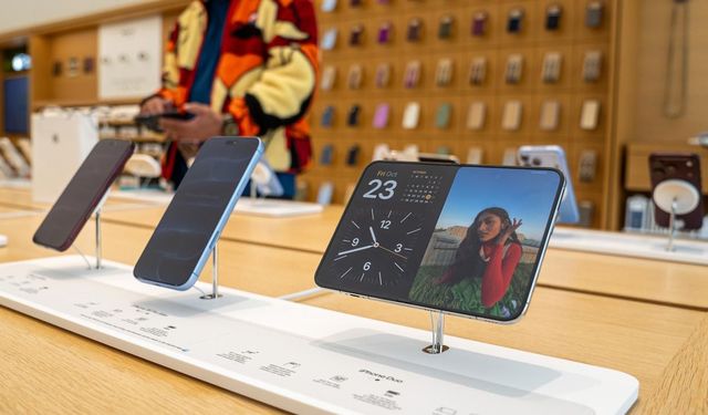 Apple'ın ilk katlanabilir telefonu iPhone Duo satışa çıktı!